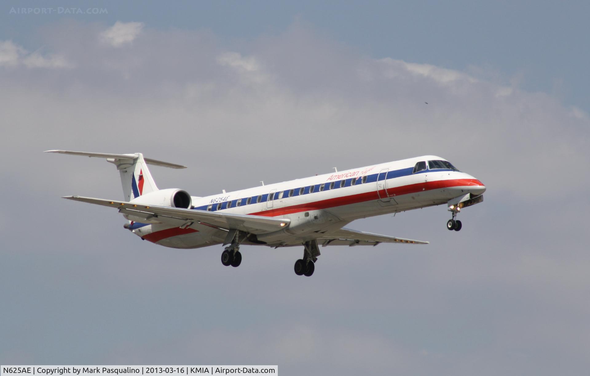 N625AE, 1999 Embraer ERJ-145LR (EMB-145LR) C/N 145115, EMB-145LR