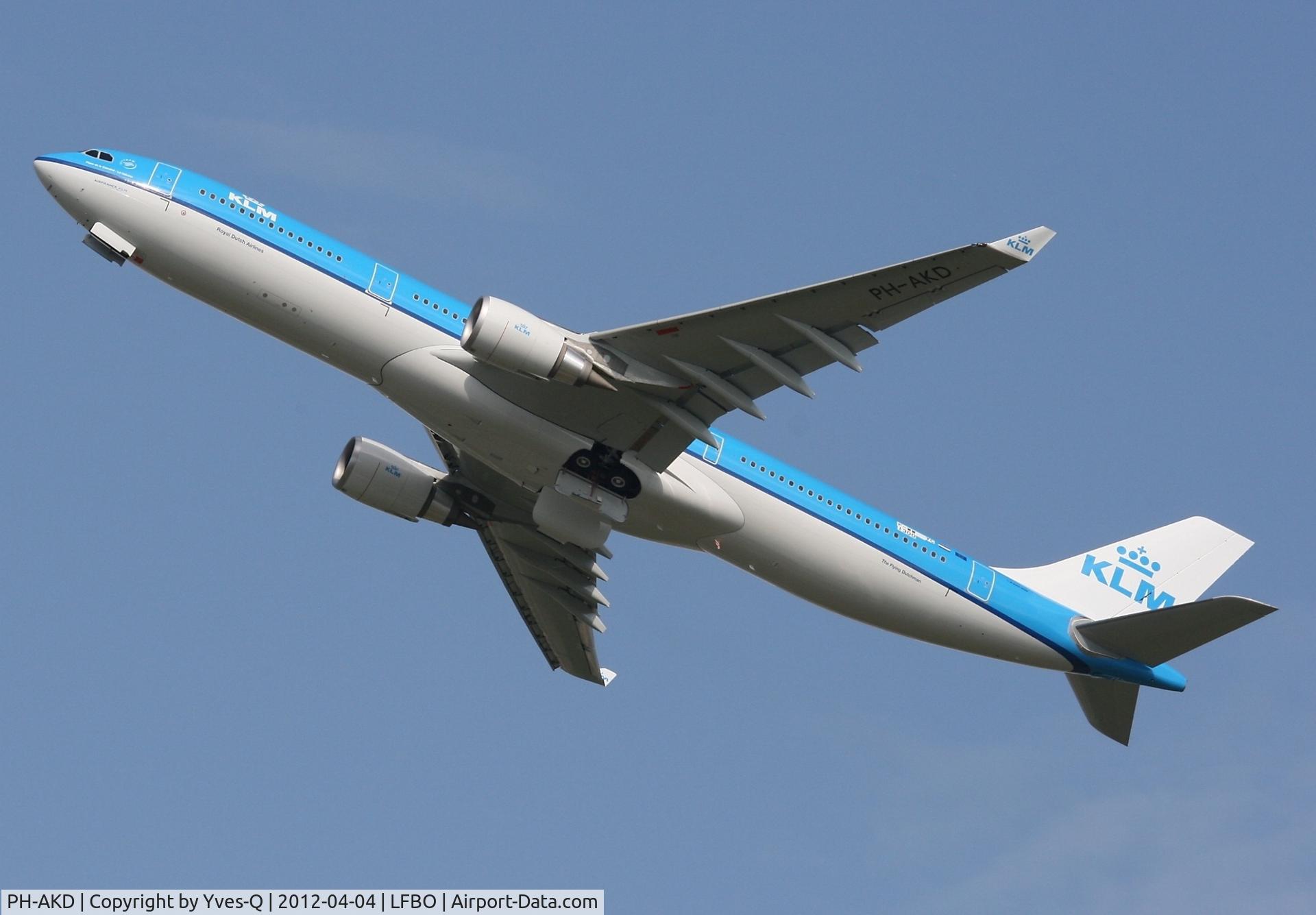 PH-AKD, 2012 Airbus A330-303 C/N 1300, Airbus A330-303, take off rwy 32L, Toulouse Blagnac airport(LFBO-TLS)