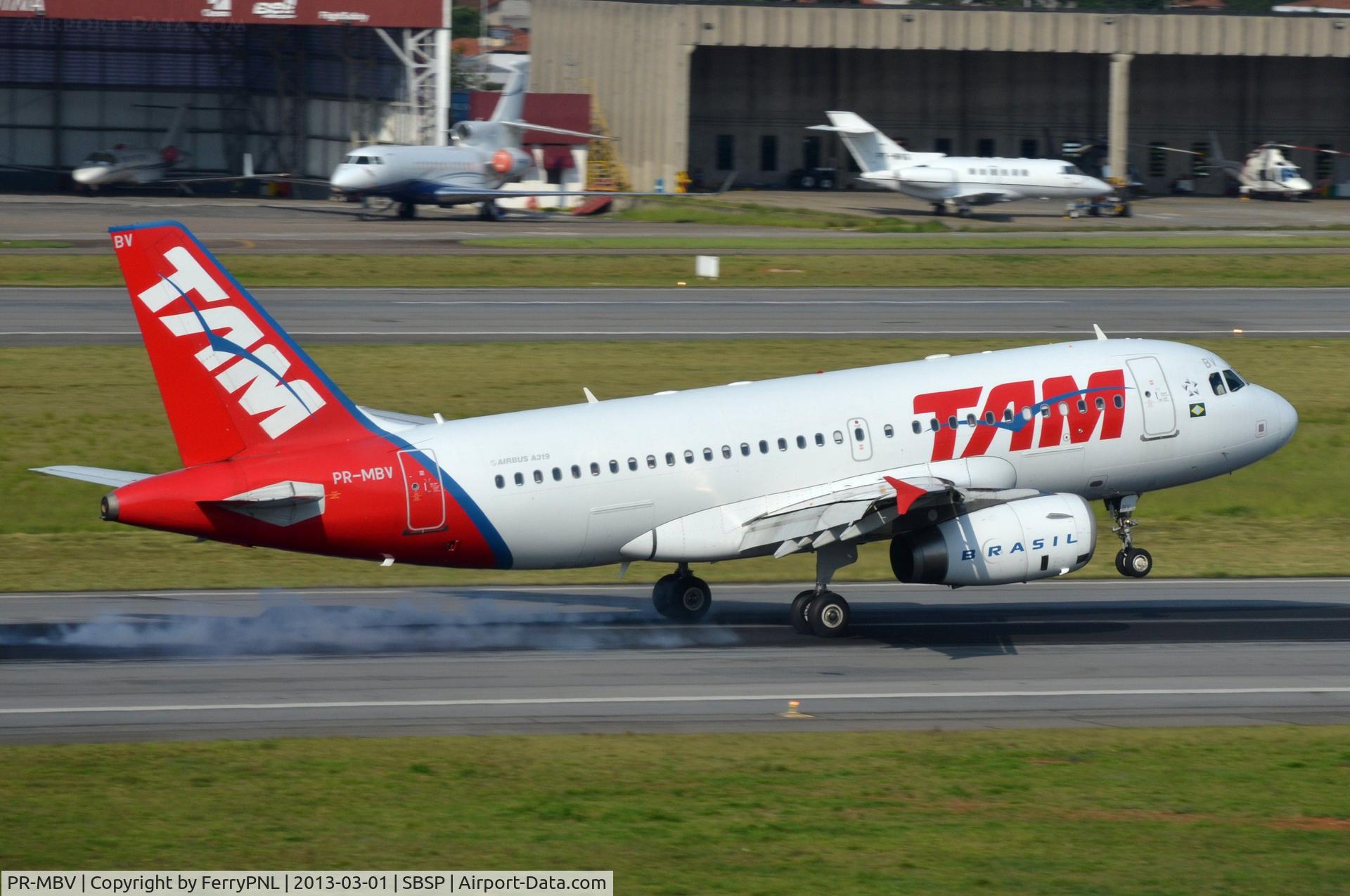 PR-MBV, 2008 Airbus A319-132 C/N 3595, TAM A319 landing