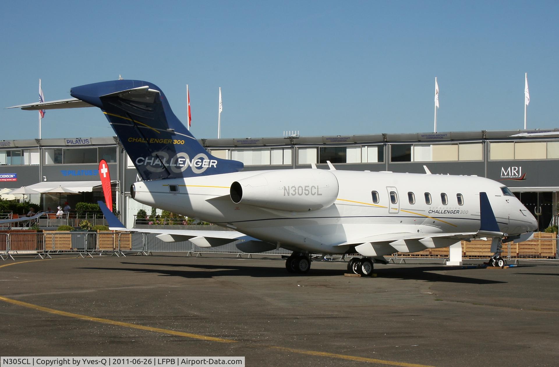 N305CL, Bombardier Challenger 300 (BD-100-1A10) C/N 20305, Bombardier Challenger 300, Displayed at Paris Le Bourget Airport (LFPB-LBG) Air show 2011