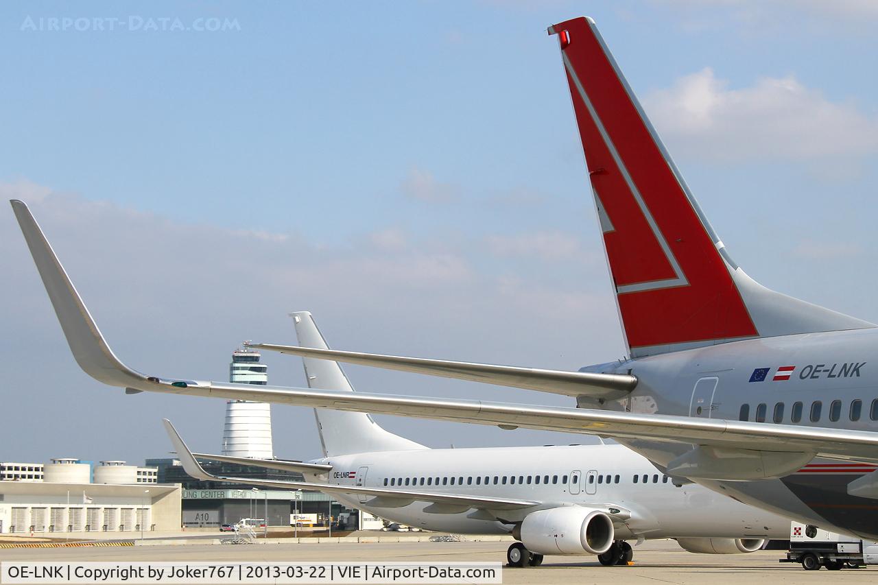 OE-LNK, 1999 Boeing 737-8Z9 C/N 28178, Lauda