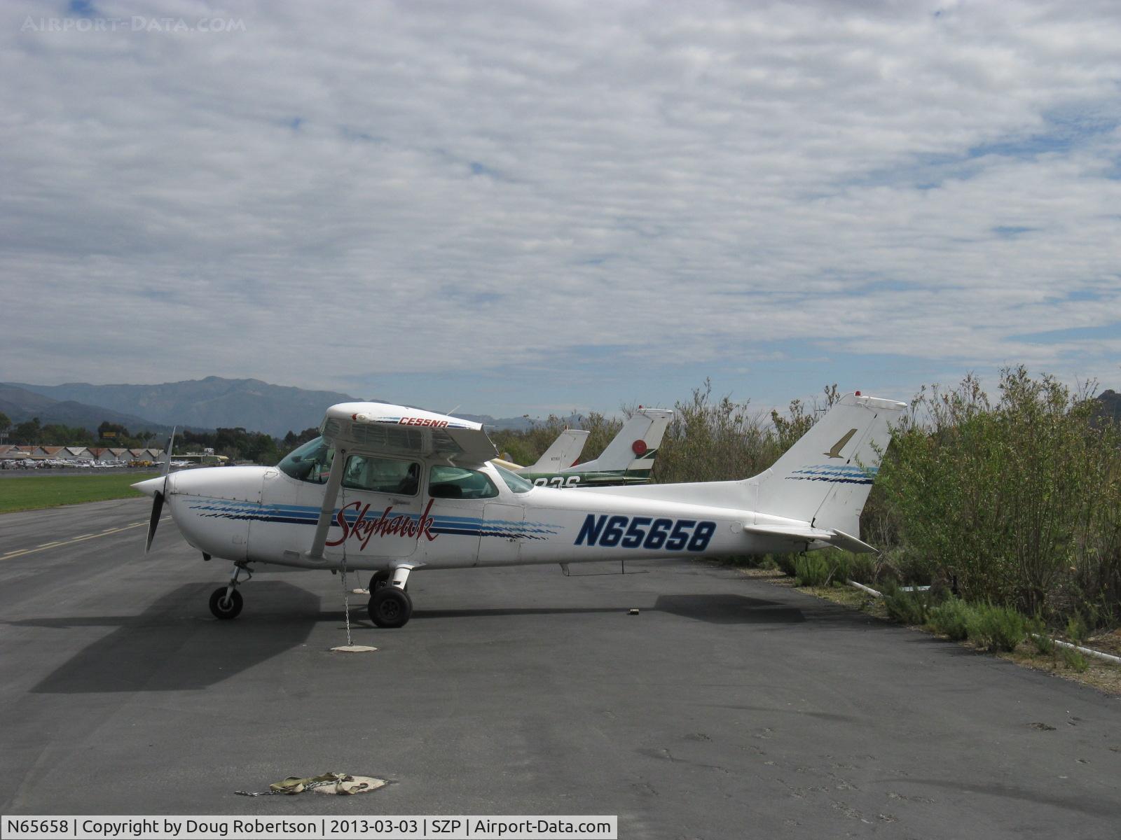 N65658, 1982 Cessna 172P C/N 17275804, 1982 Cessna 172P SKYHAWK, Lycoming O-320-D2J 160 Hp