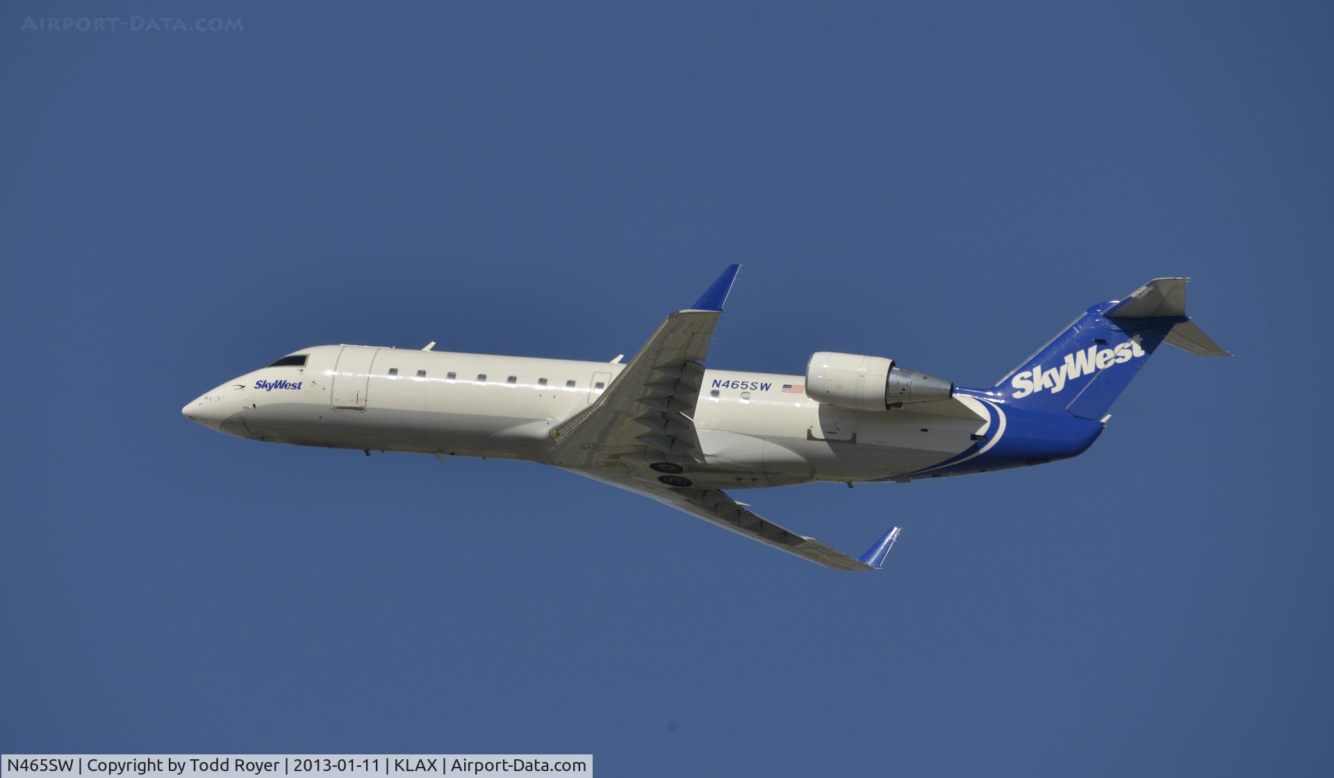 N465SW, 2003 Bombardier CRJ-200 (CL-600-2B19) C/N 7845, Departing LAX
