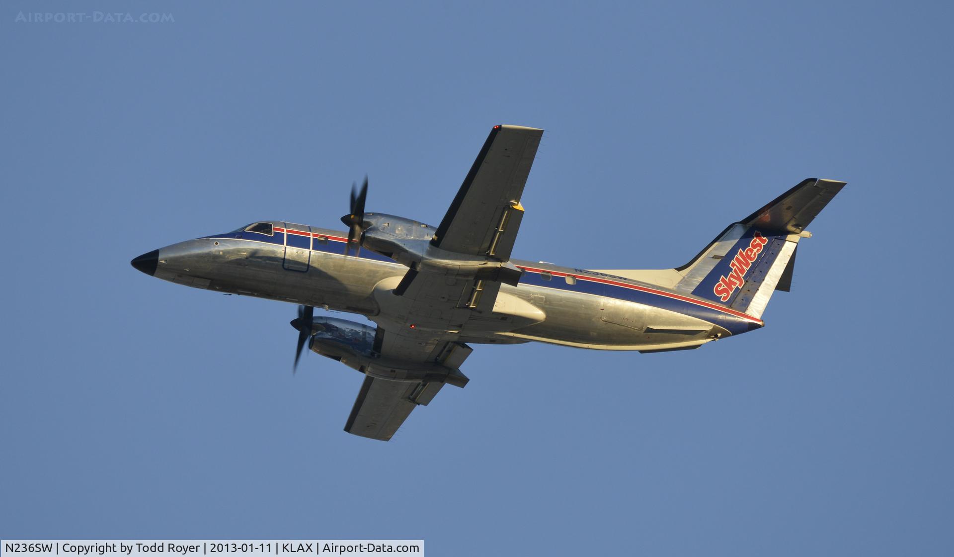 N236SW, 1996 Embraer EMB-120ER Brasilia C/N 120312, Departing LAX