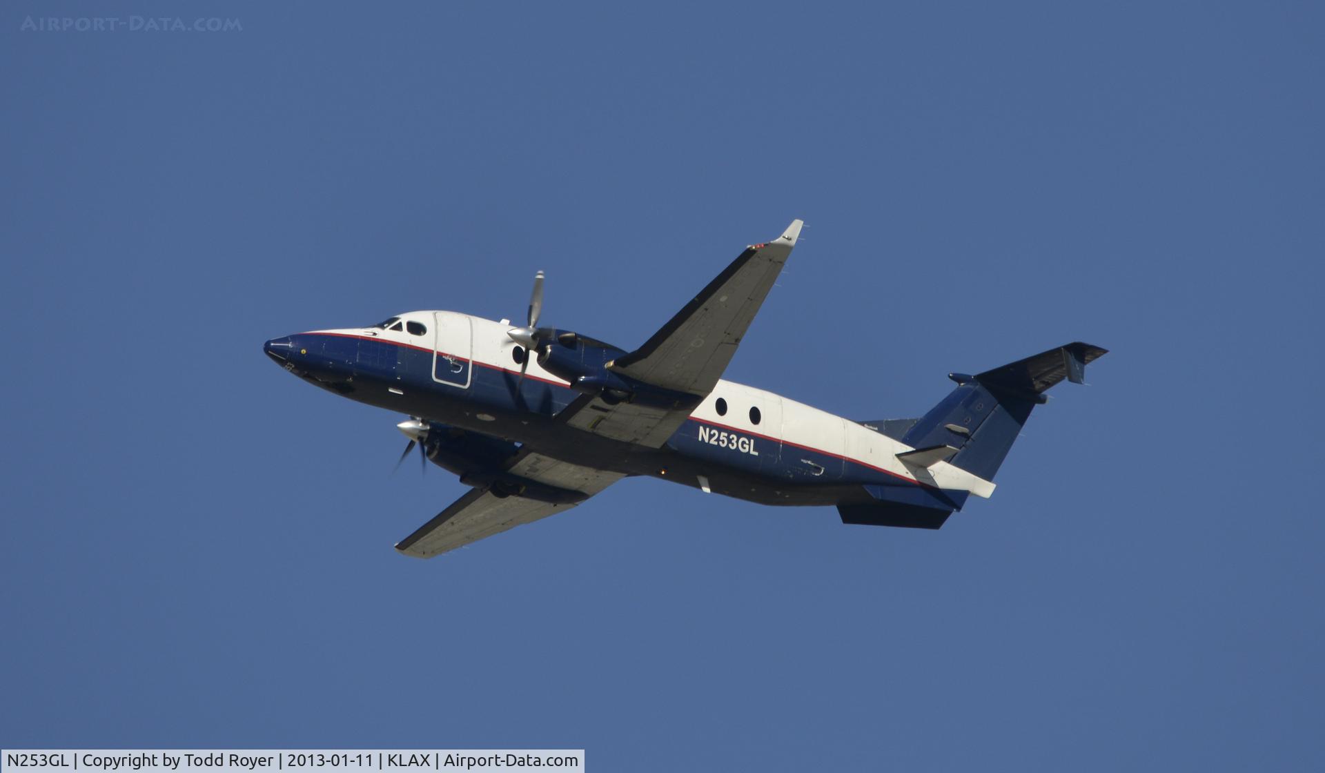 N253GL, 1996 Raytheon Aircraft Company 1900D C/N UE-253, Departing LAX
