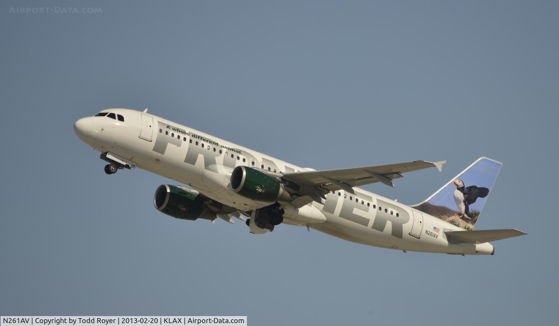 N261AV, 2001 Airbus A320-214 C/N 1615, Departing LAX
