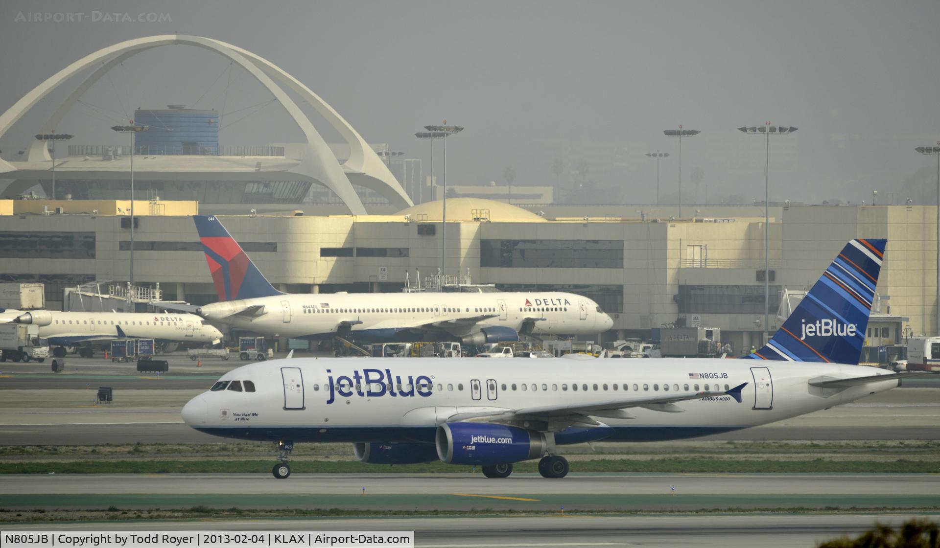 N805JB, 2012 Airbus A320-232 C/N 5148, Taxiing to gate on a foggy morning