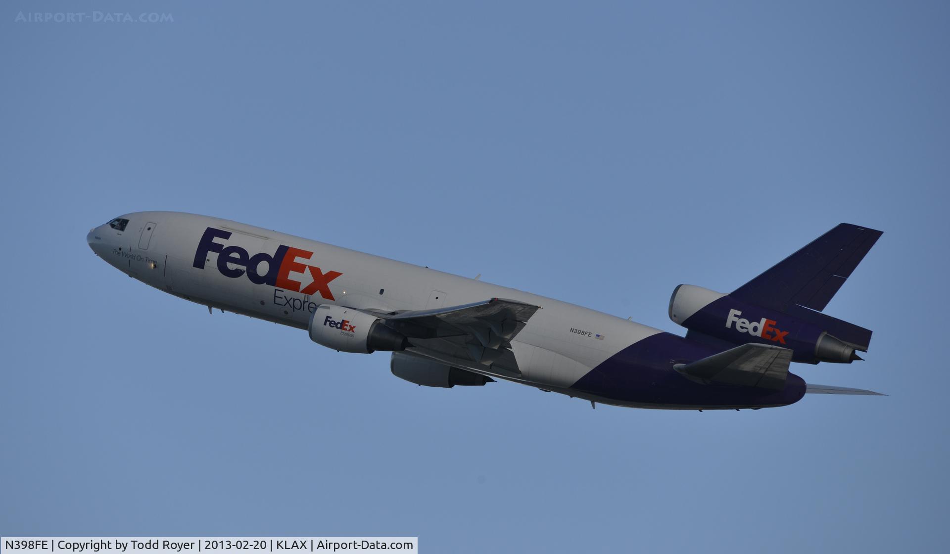 N398FE, 1979 McDonnell Douglas MD-10-10F C/N 46634, Departing LAX