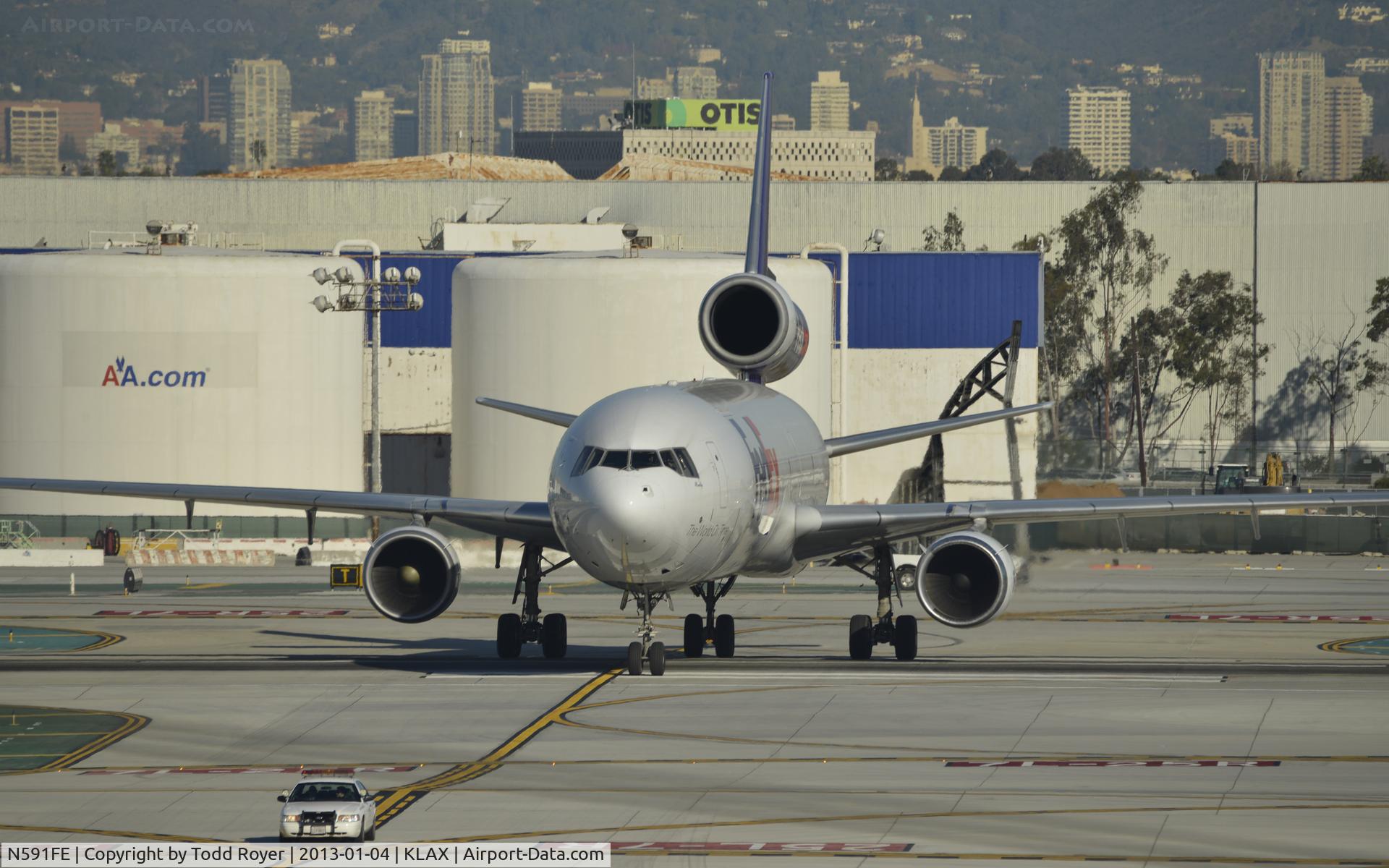 N591FE, 1992 McDonnell Douglas MD-11F C/N 48527, Taxiing to parking at LAX
