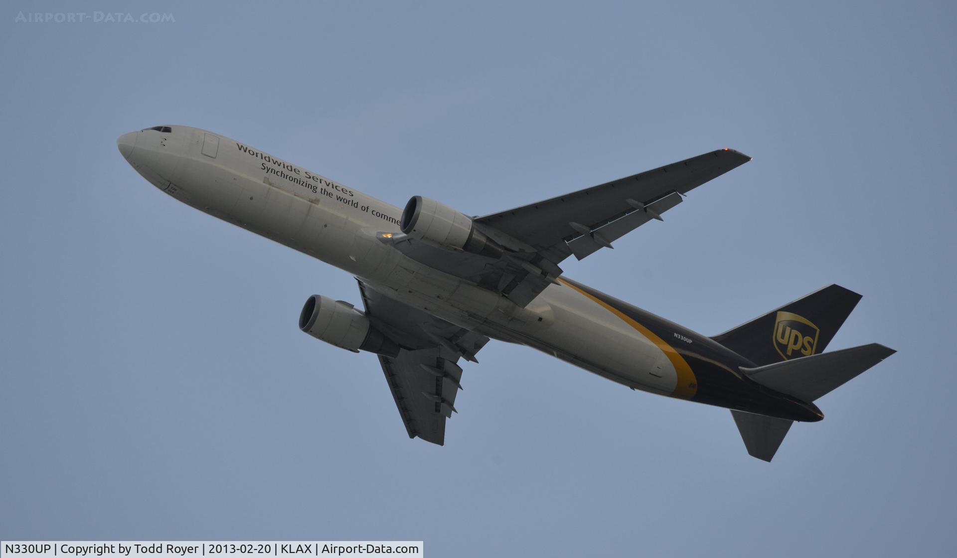 N330UP, 1999 Boeing 767-34AF C/N 27756, Departing LAX
