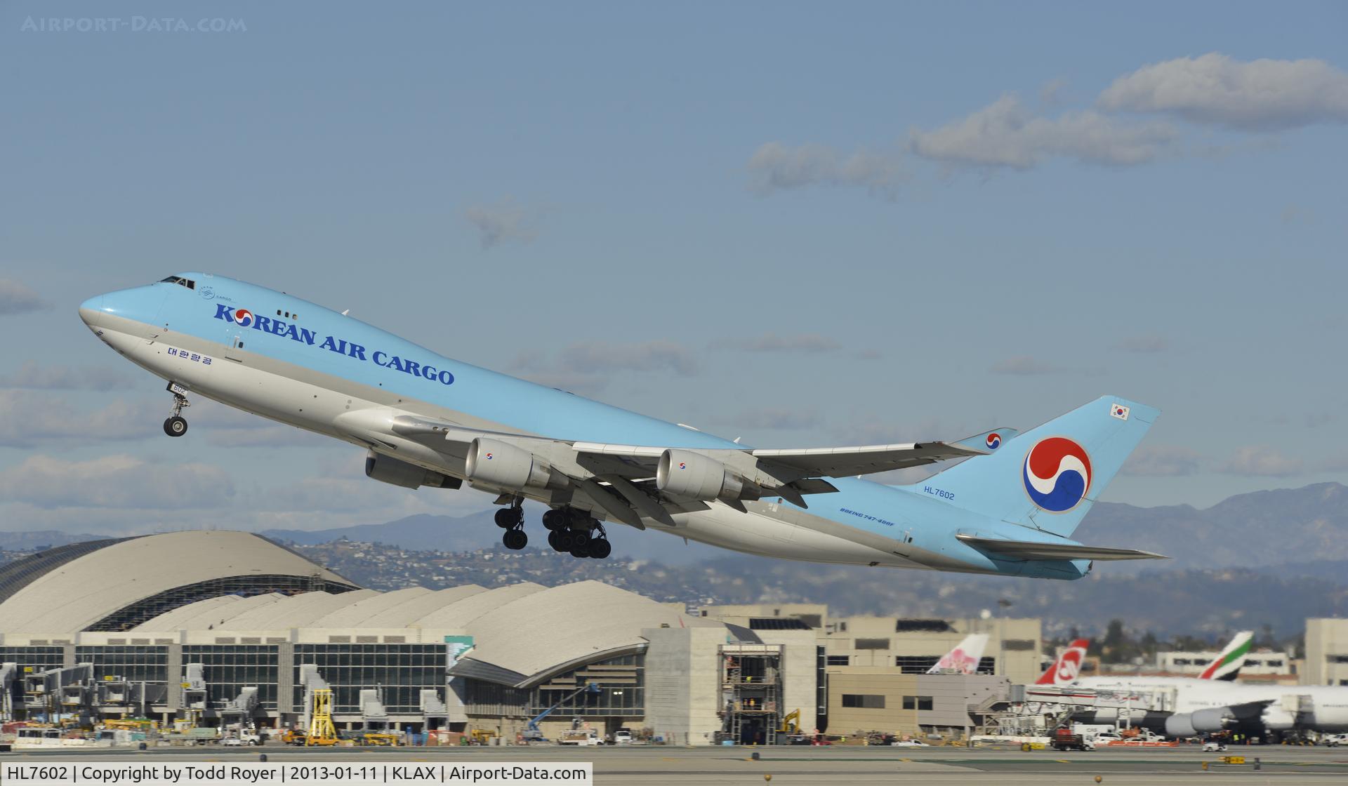HL7602, 2005 Boeing 747-4B5F/SCD C/N 34301, Departing LAX