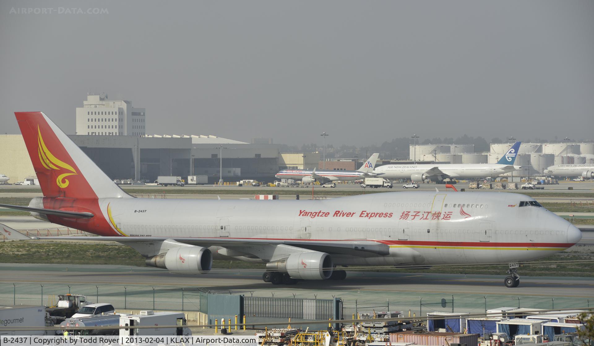 B-2437, 1991 Boeing 747-481(BDSF) C/N 25207, Taxiing to gate at LAX