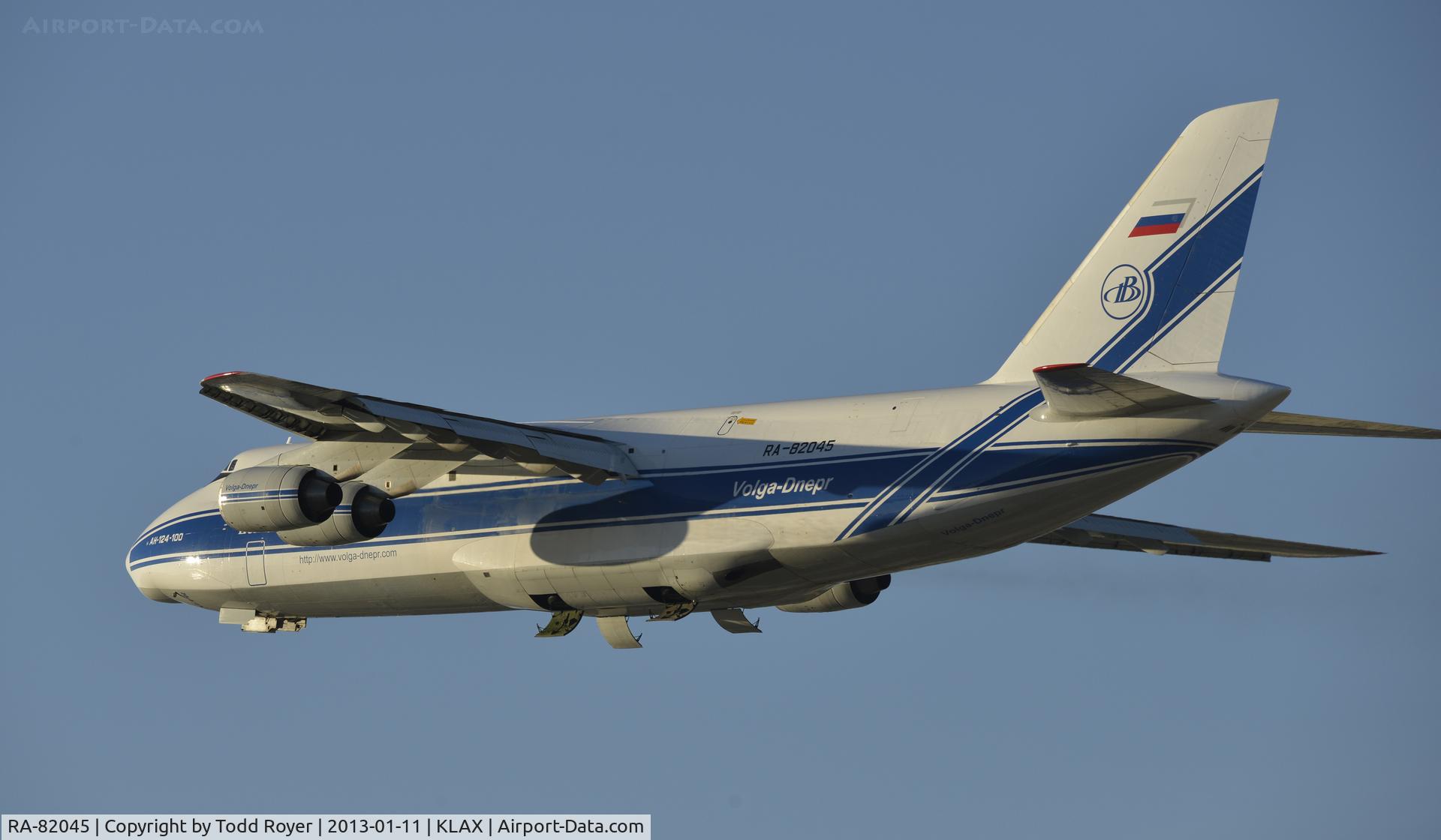 RA-82045, 1991 Antonov An-124-100 Ruslan C/N 9773052255113, Departing LAX