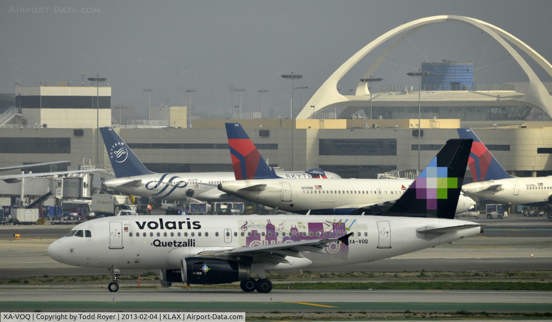 XA-VOQ, 2010 Airbus A319-133 C/N 4422, Taxiing to gate at LAX