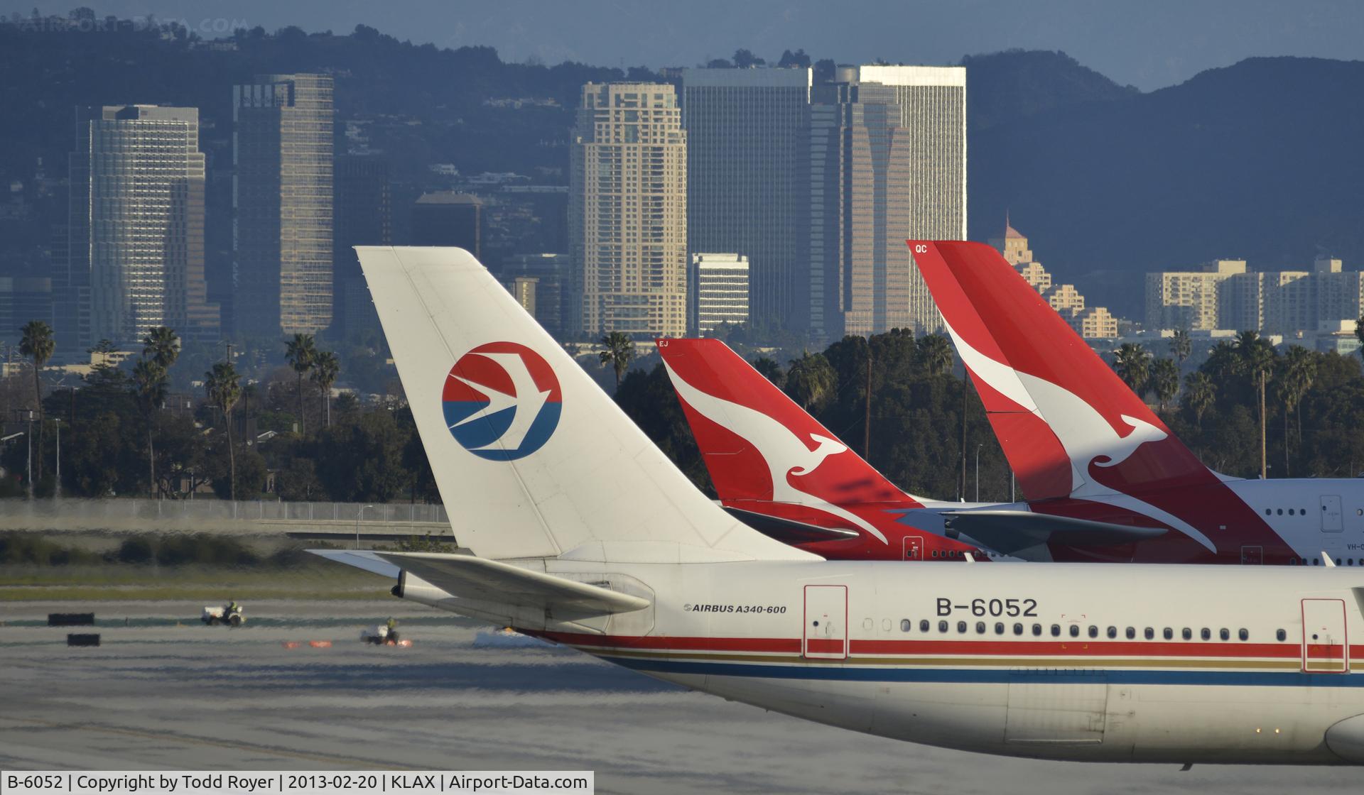 B-6052, 2003 Airbus A340-642 C/N 514, Taxiing to gate at LAX