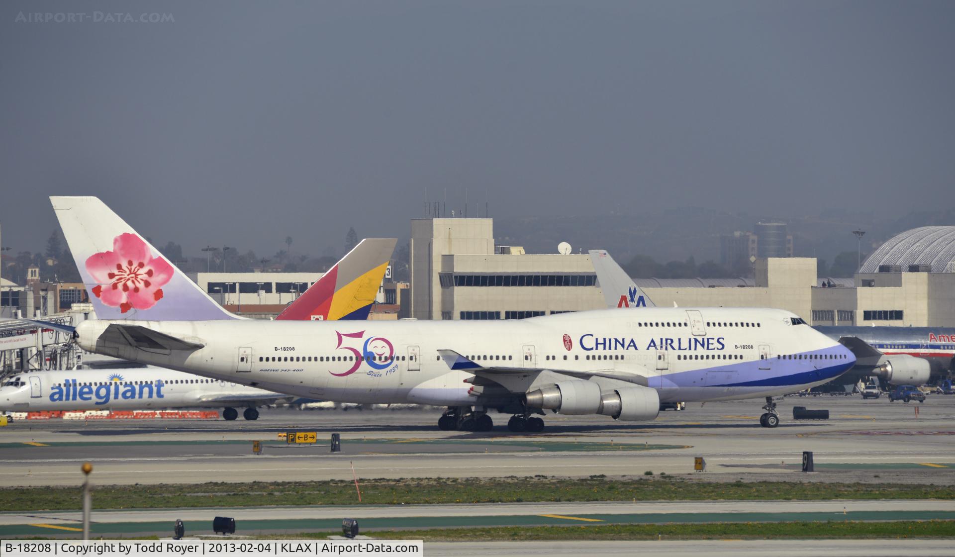 B-18208, 1998 Boeing 747-409 C/N 29031, Taxiing for departure at LAX