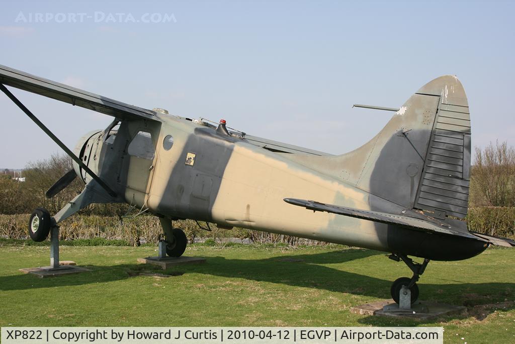 XP822, De Havilland Canada DHC-2 Beaver AL.1 C/N 1486, On display outside the Museum of Army Flying.