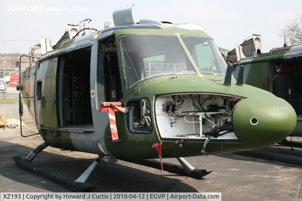XZ193, 1978 Westland Lynx AH.7 C/N 093, Actually a Lynx AH7. Awaiting removal following spares recovery.