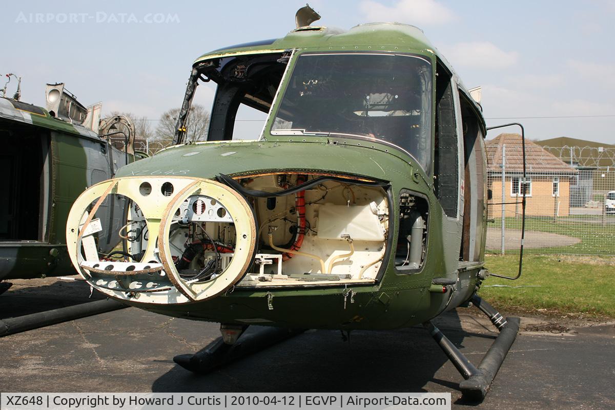 XZ648, 1980 Westland Lynx AH.7 C/N 184, Awaiting removal following spares recovery.