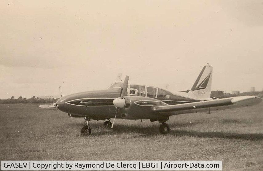 G-ASEV, 1963 Piper PA-23-250 Aztec C/N 27-2298, 1963 Piper PA-23-250 Aztec