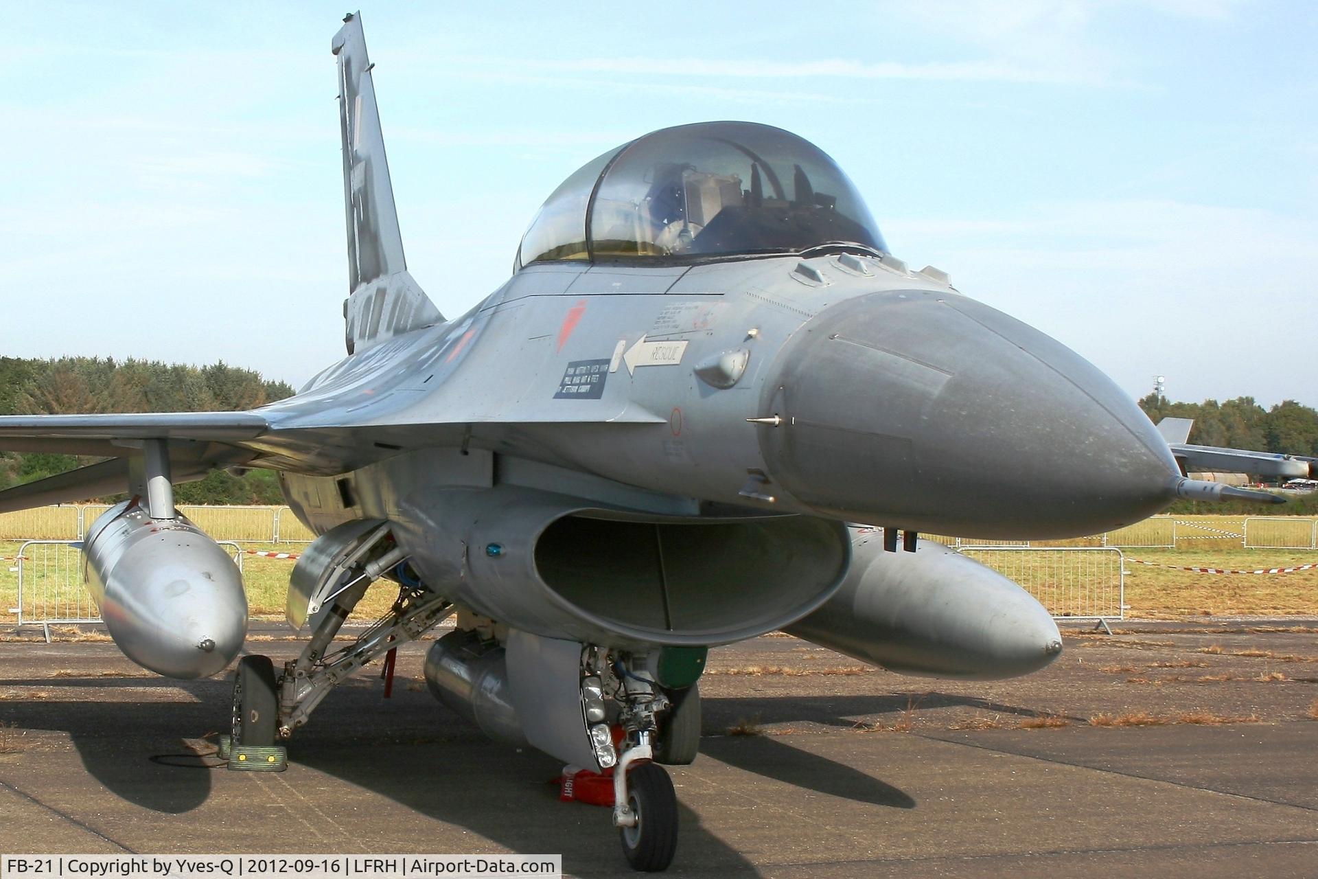 FB-21, General Dynamics F-16B Fighting Falcon C/N 6J-21, Belgian Air Force General Dynamics F-16BM Falcon, Lann Bihoué Naval Air Base (LFRH-LRT) Open day 2012.