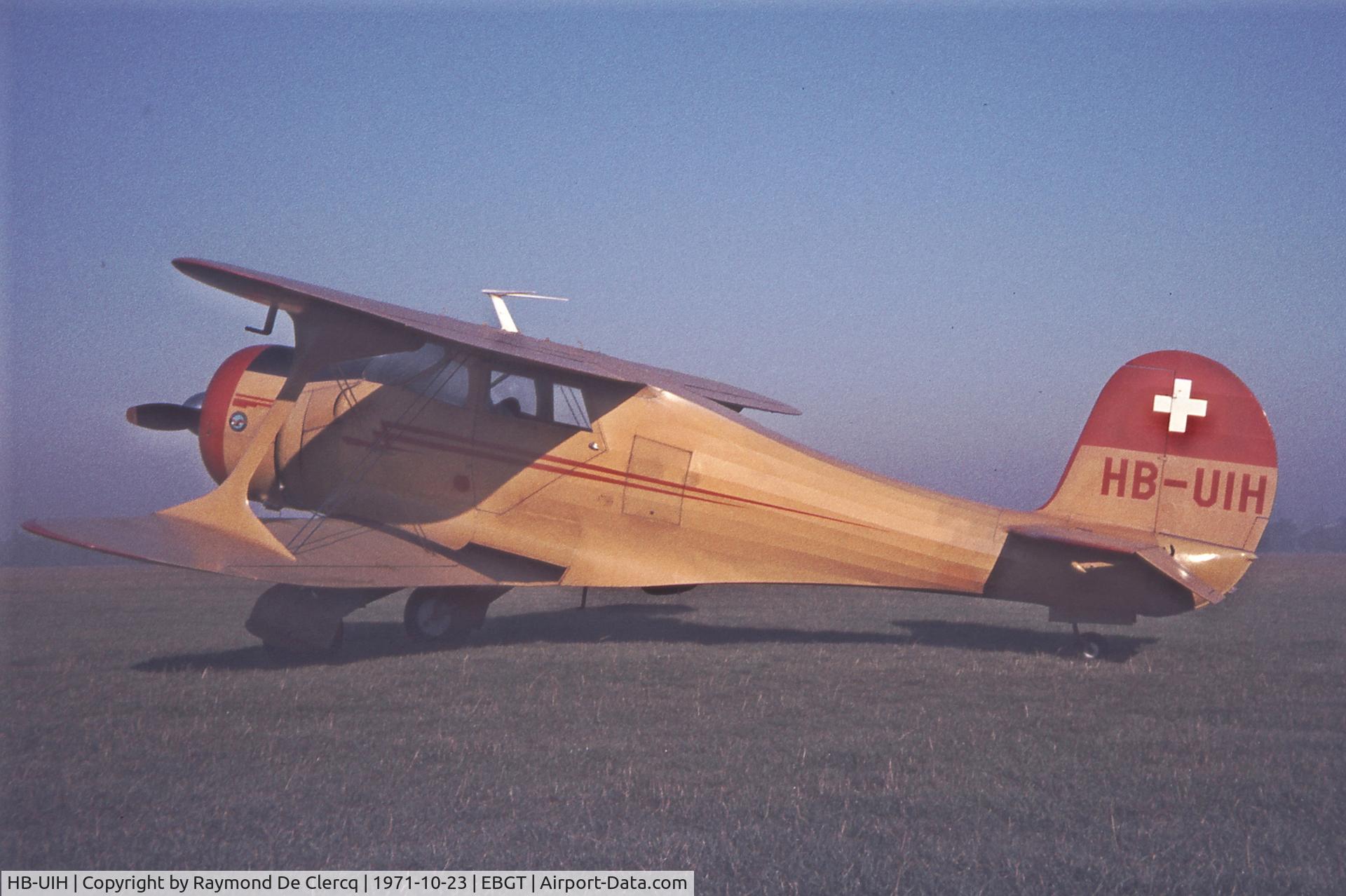 HB-UIH, 1941 Beech UC-43 Traveler C/N 4920, 1941 Beech UC-43 Traveler