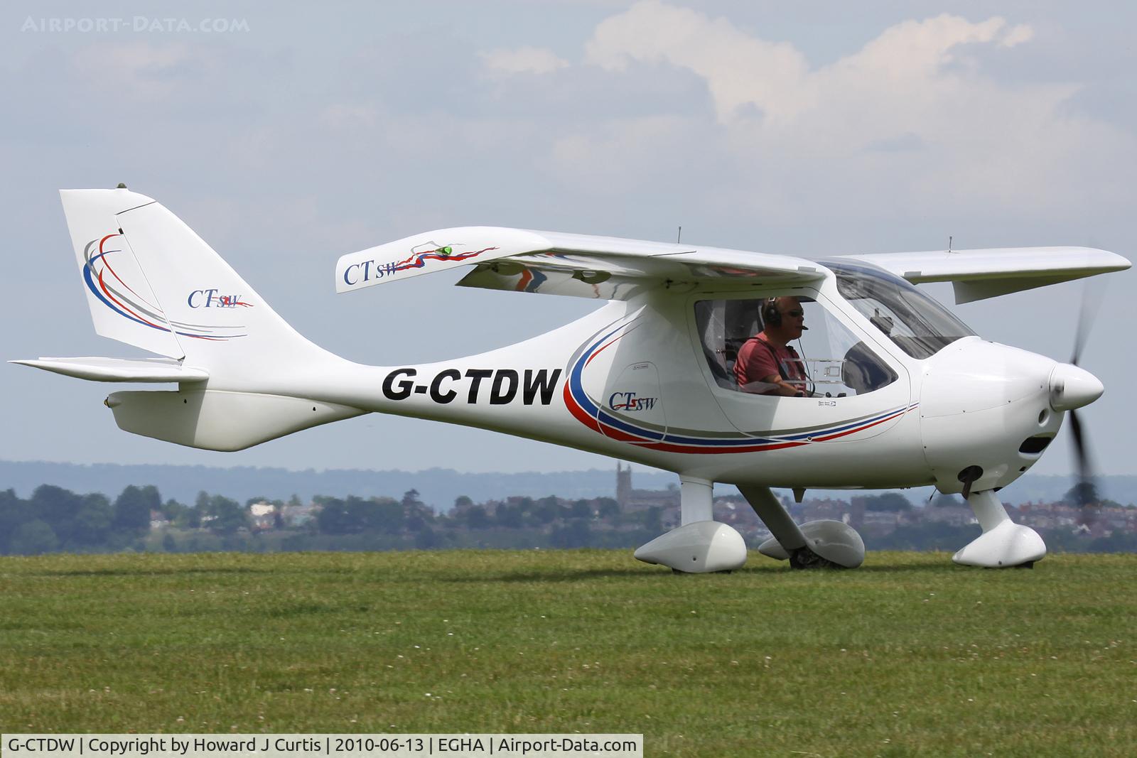 G-CTDW, 2007 Flight Design CTSW C/N 8295, Privately owned.