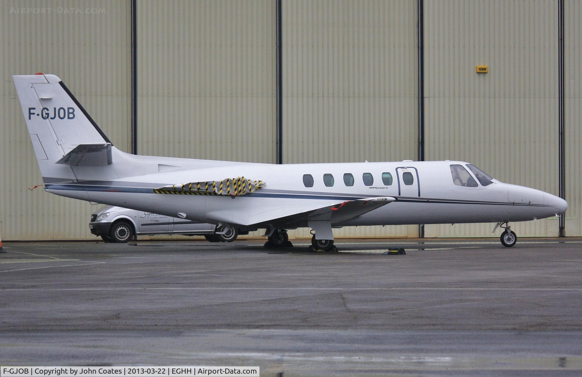 F-GJOB, 1980 Cessna 551 Citation II SP C/N 551-0174, Receiving attention at CSE