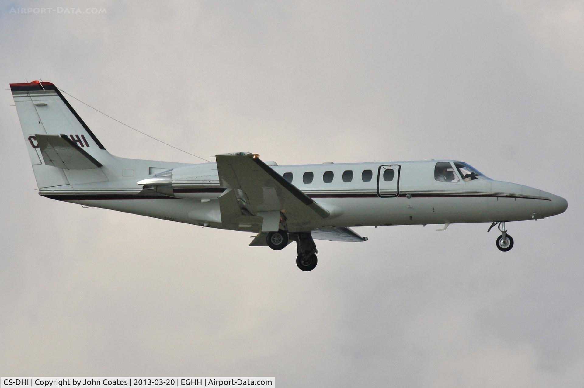 CS-DHI, 2003 Cessna 550 Citation Bravo C/N 550-1048, About to land