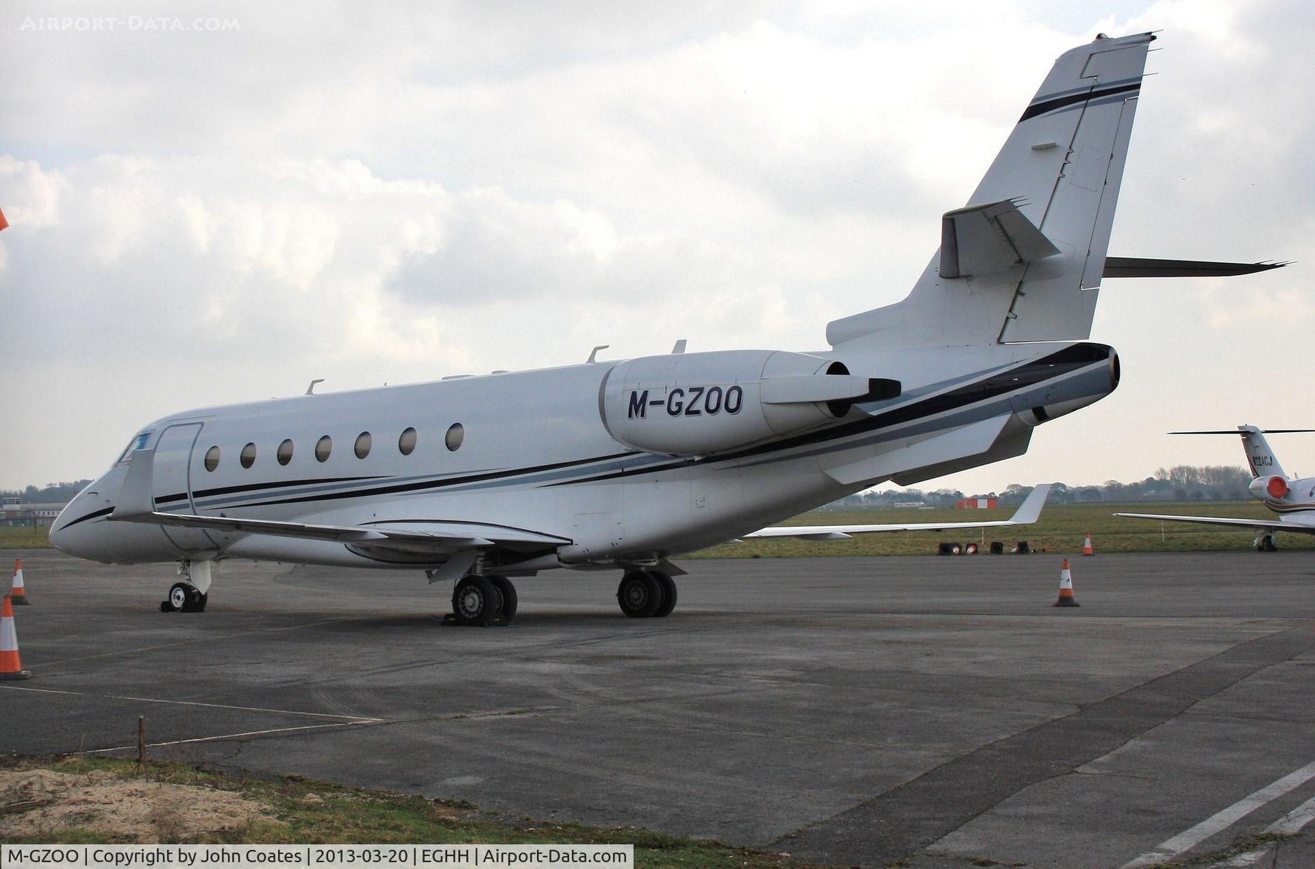 M-GZOO, 2009 Gulfstream Aerospace G200 C/N 224, Visitor at Sigs