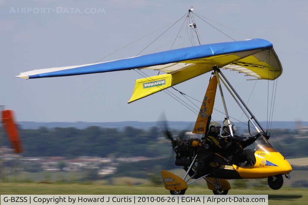 G-BZSS, 2001 Pegasus Quantum 15-912 C/N 7770, Privately owned.