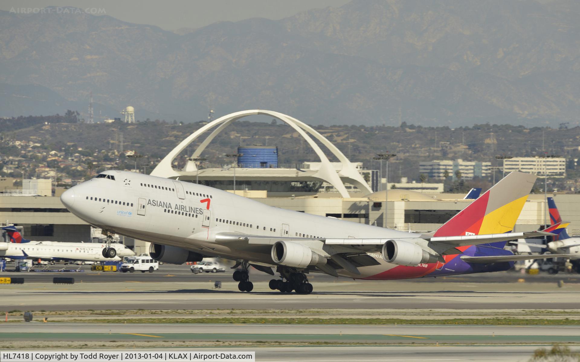 HL7418, 1994 Boeing 747-48E C/N 25780, Departing LAX