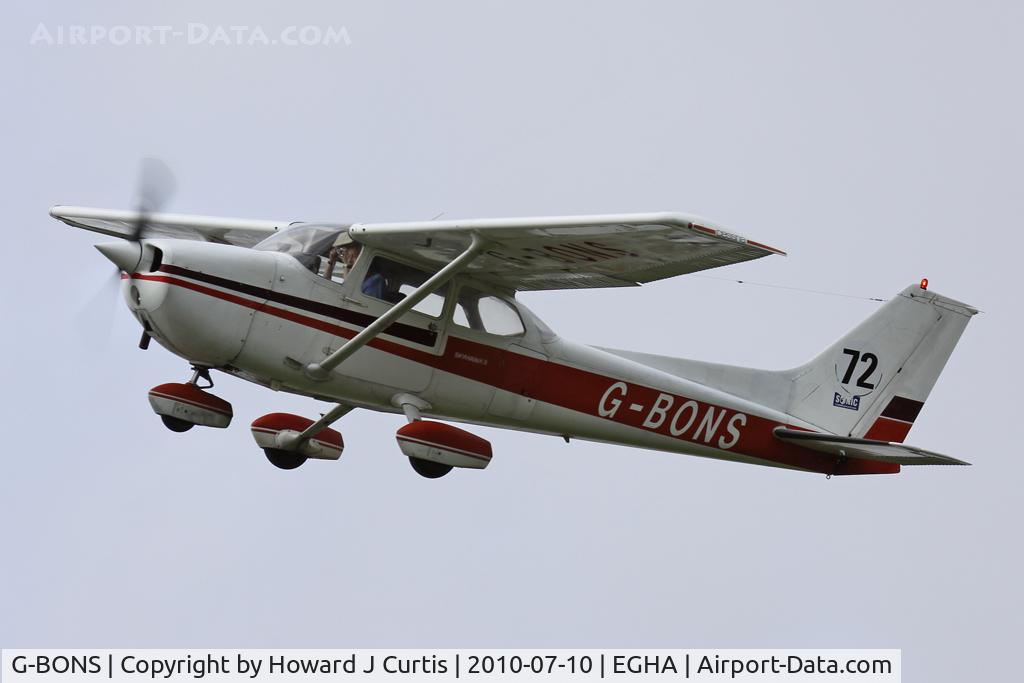 G-BONS, 1976 Cessna 172N C/N 172-68345, Privately owned. At the Dorset Air Races 2010. Race number 72.