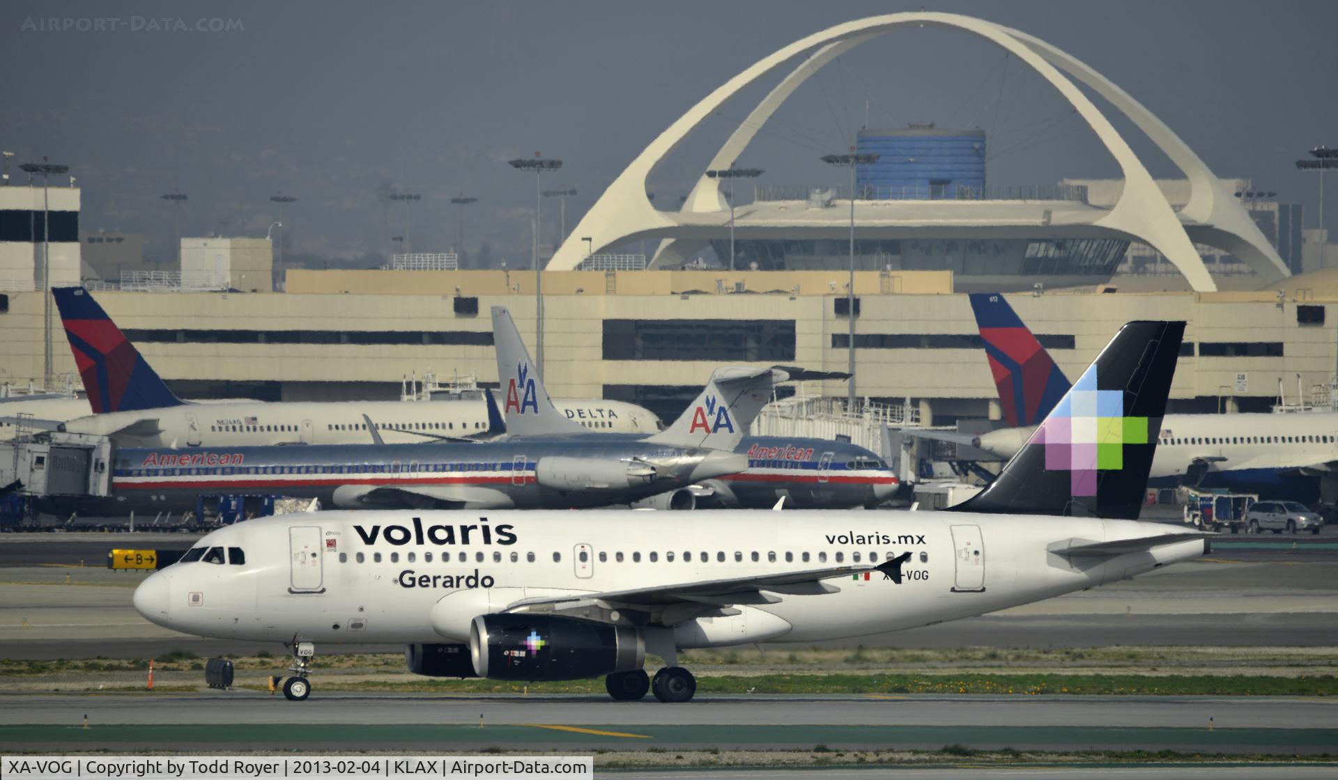 XA-VOG, 2007 Airbus A319-133 C/N 3175, Taxiing to gate at LAX