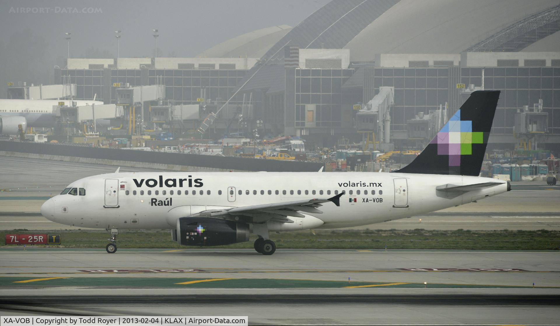 XA-VOB, 2006 Airbus A319-132 C/N 2780, Taxiing to gate on a foggy morning