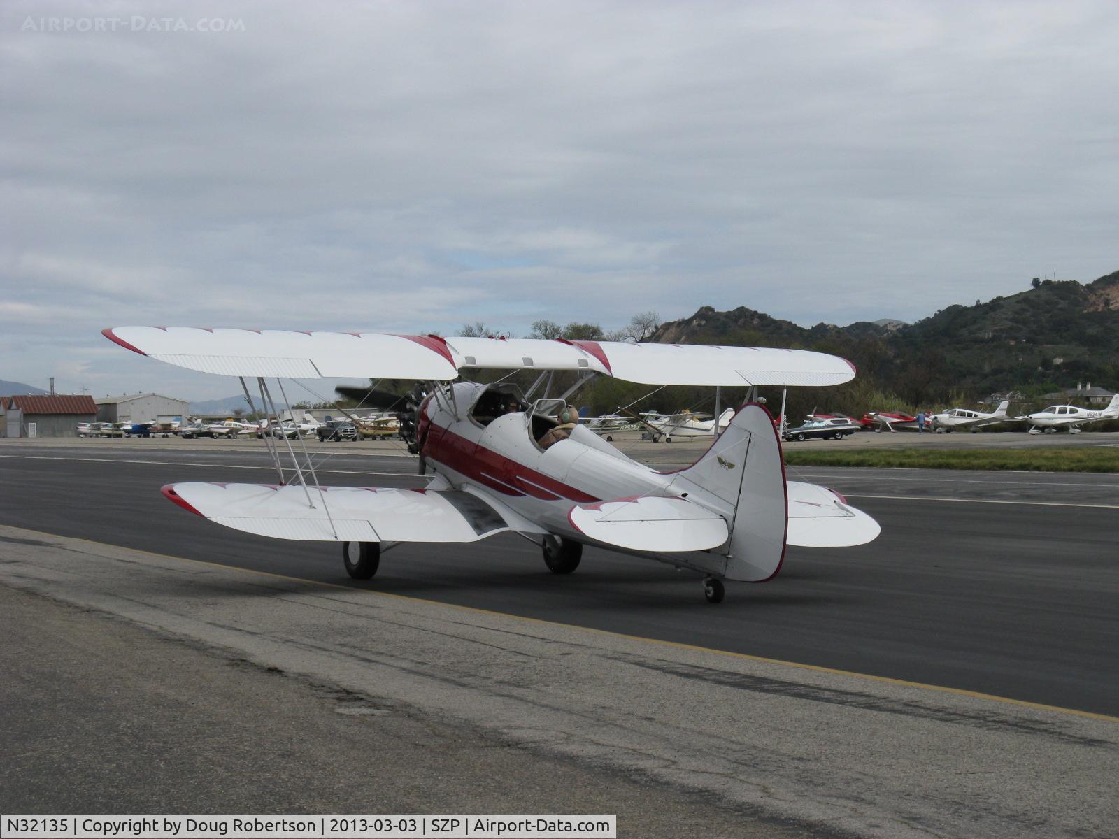 N32135, 1941 Waco UPF-7 C/N 5767, 1941 Waco UPF-7, Continental W670 220 Hp, taxi