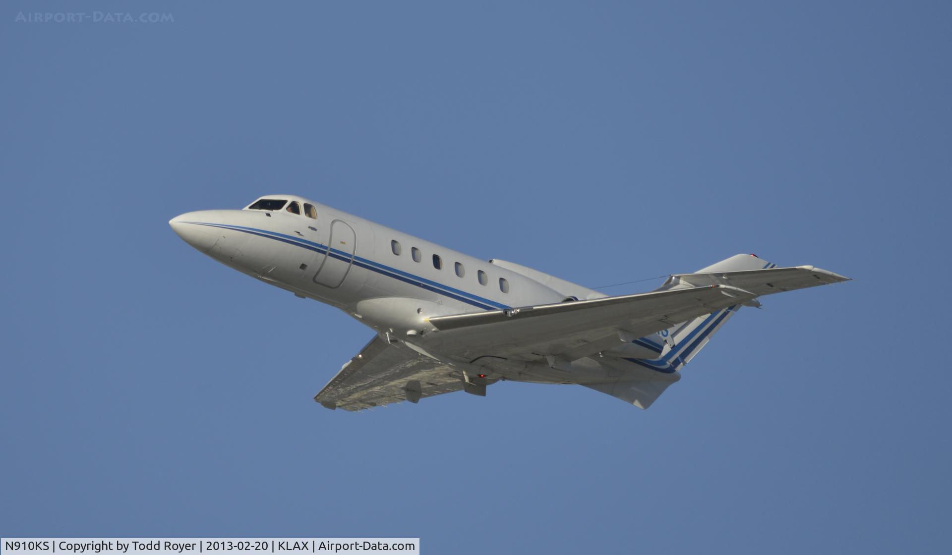 N910KS, 1982 British Aerospace HS.125-700A C/N NA0328, Departing LAX
