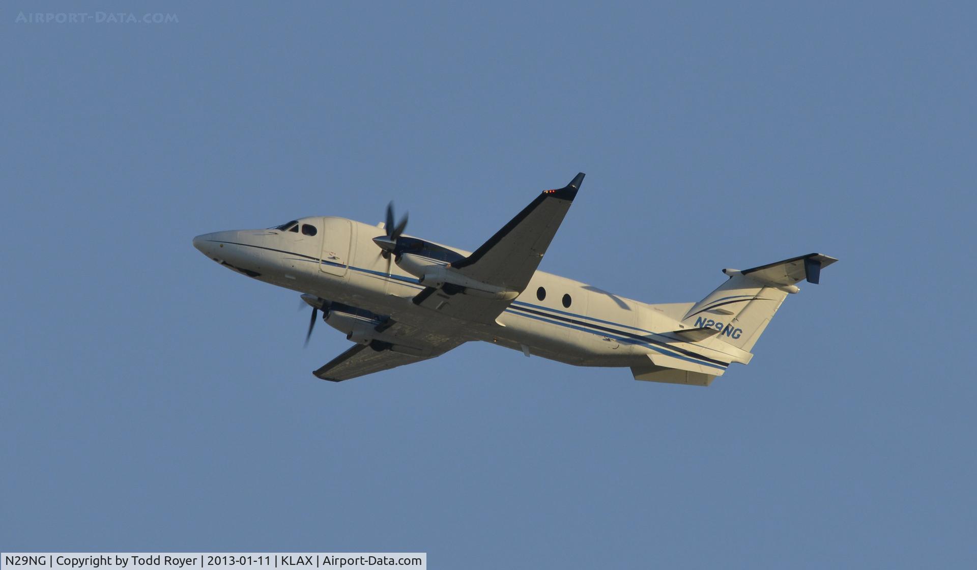 N29NG, 1997 Beech 1900D C/N UE-303, Departing LAX