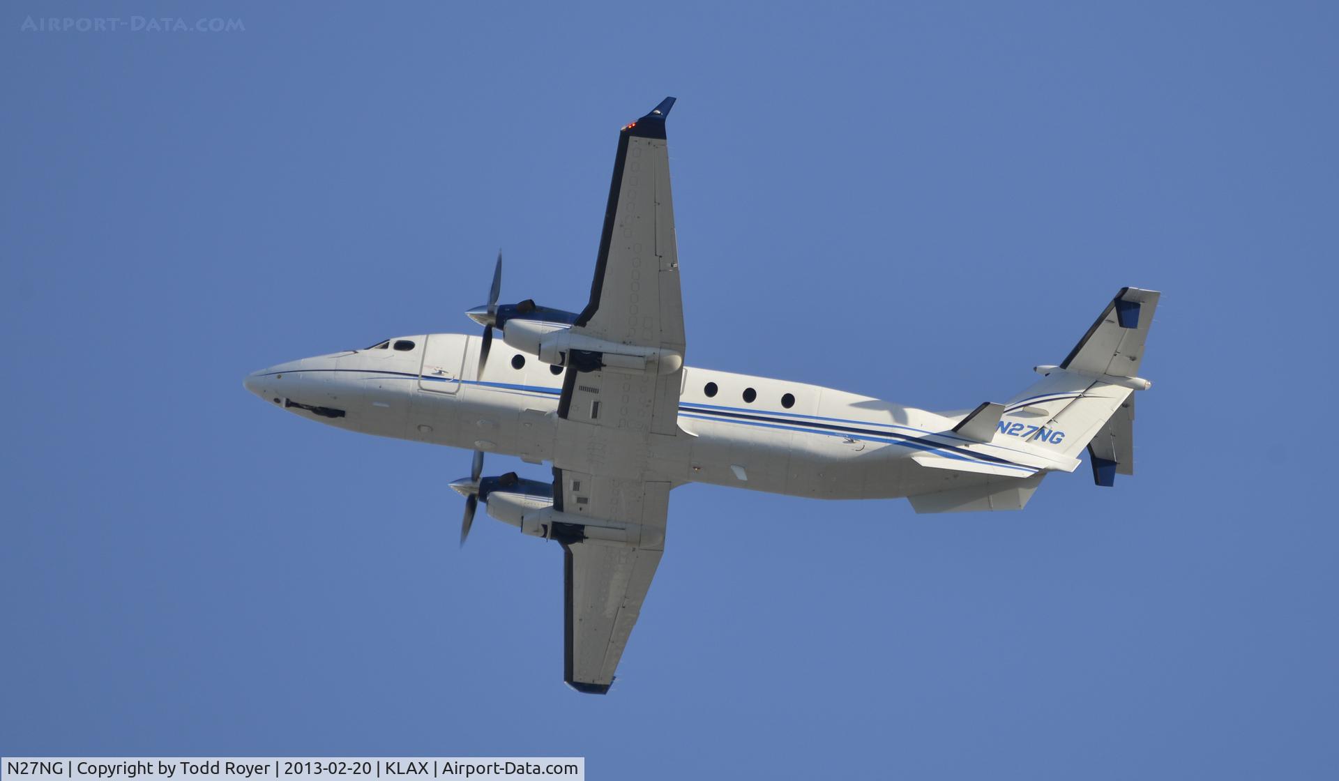 N27NG, 1999 Beech 1900D C/N UE-382, Departing LAX