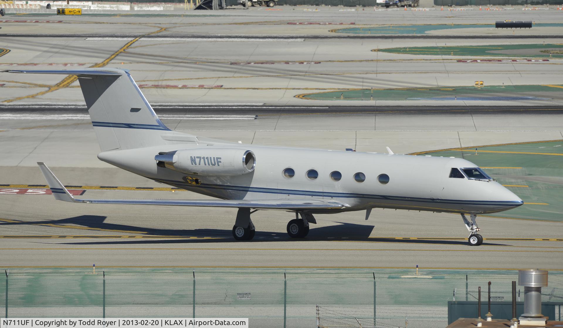 N711UF, 1984 Gulfstream Aerospace G-1159A Gulfstream III C/N 421, Taxiing to parking at LAX