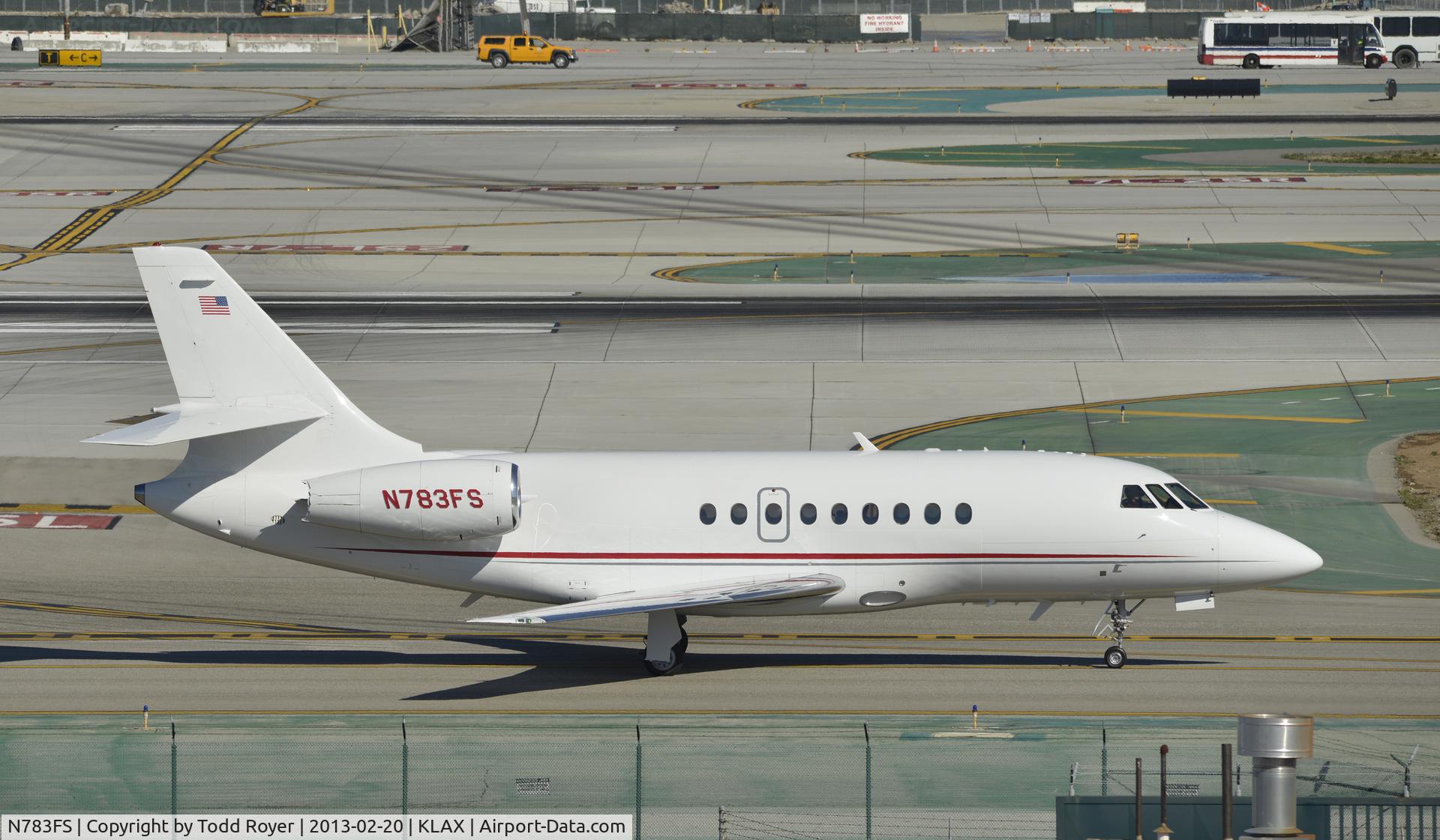 N783FS, 1995 Dassault Falcon 2000 C/N 009, Taxiing to parking at LAX