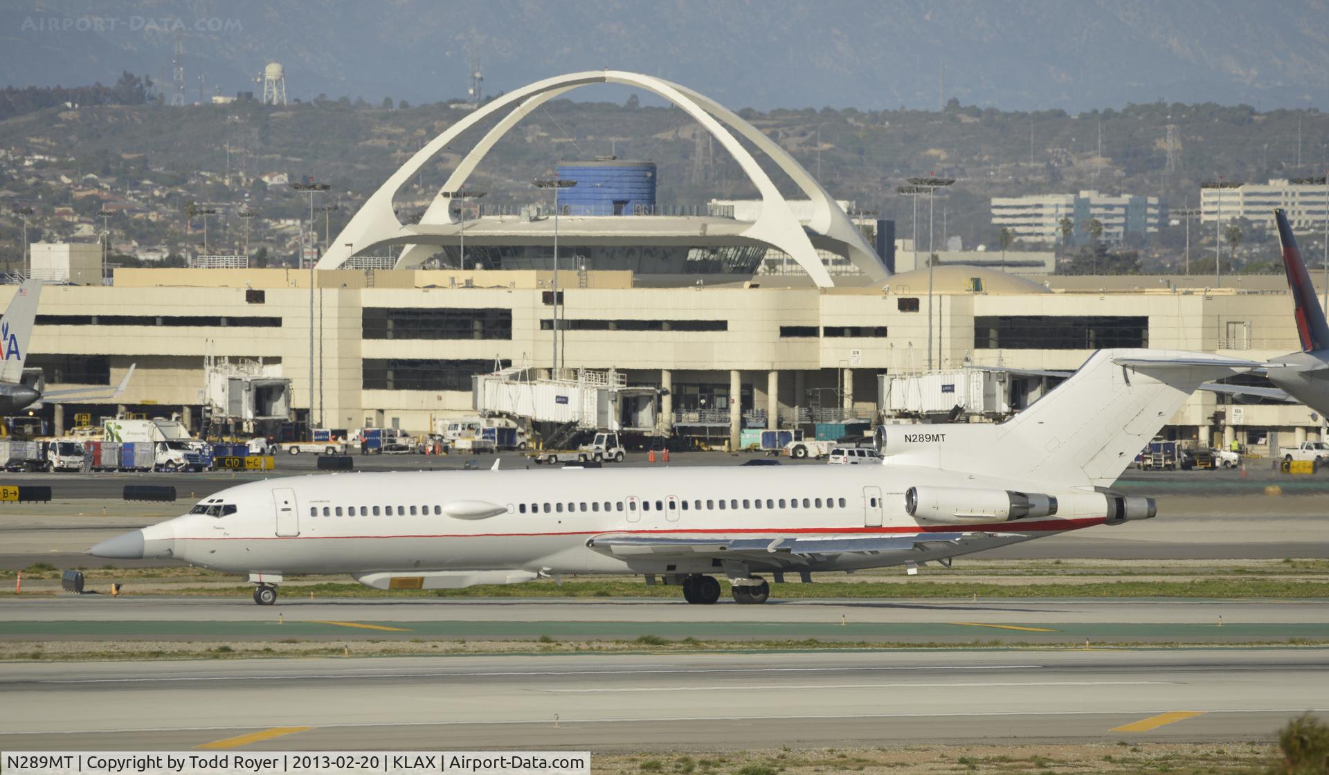 N289MT, 1981 Boeing 727-223 C/N 22467, Taxiing to parking at LAX