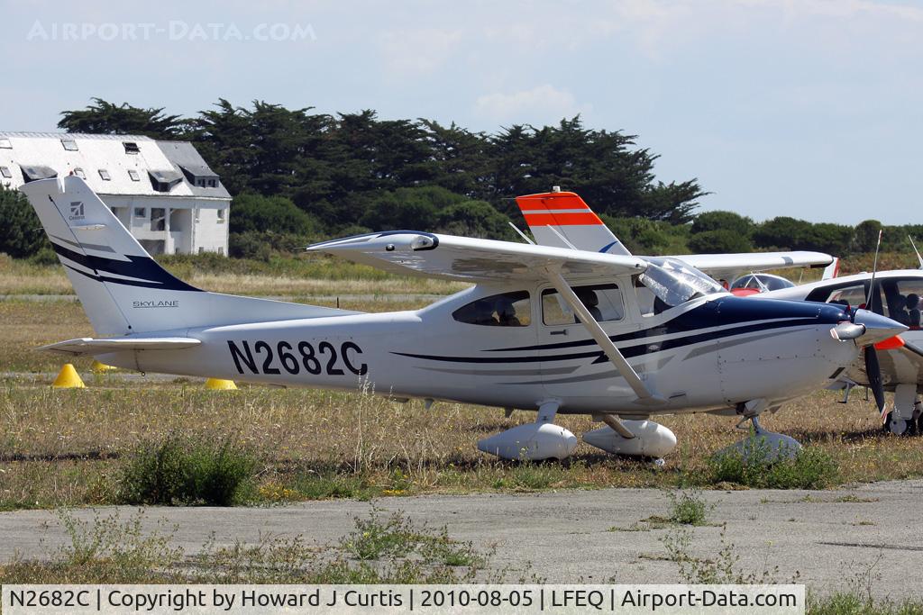 N2682C, 2005 Cessna 182T Skylane C/N 18281648, Privately owned.
