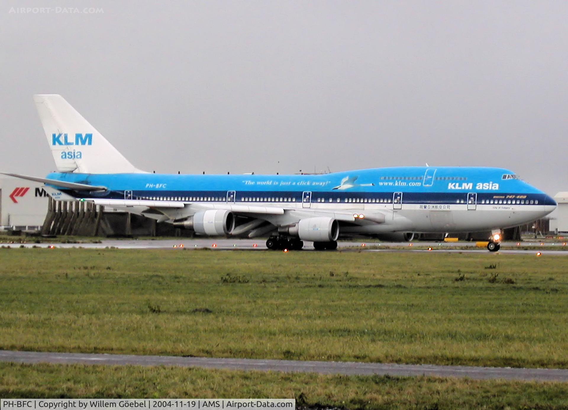 PH-BFC, 1989 Boeing 747-406BC C/N 23982, Landing on runway 06 of Schiphol Airport (Now in the very old colour)