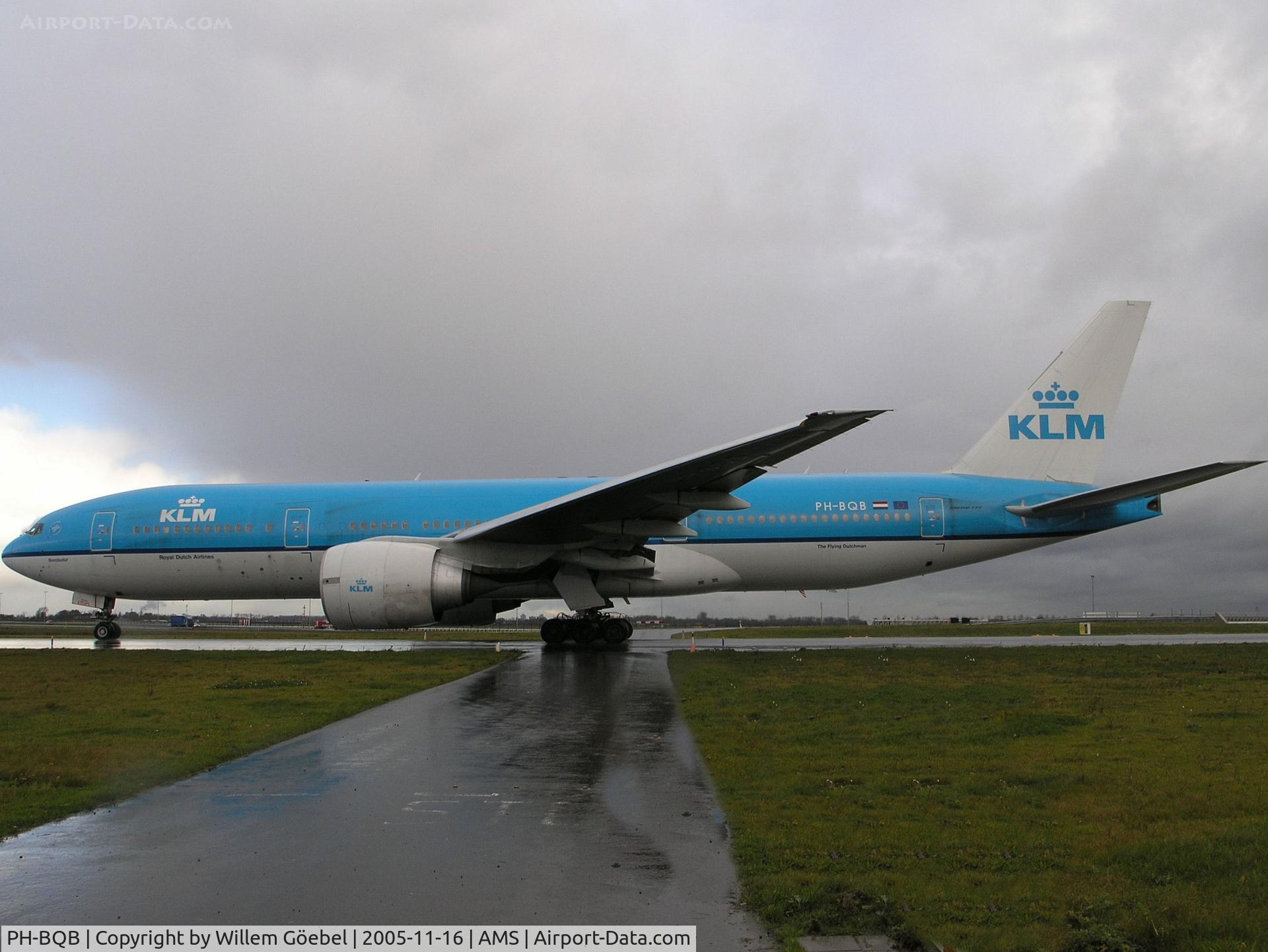 PH-BQB, 2003 Boeing 777-206/ER C/N 33712, Taxi to runway L36 for take off.