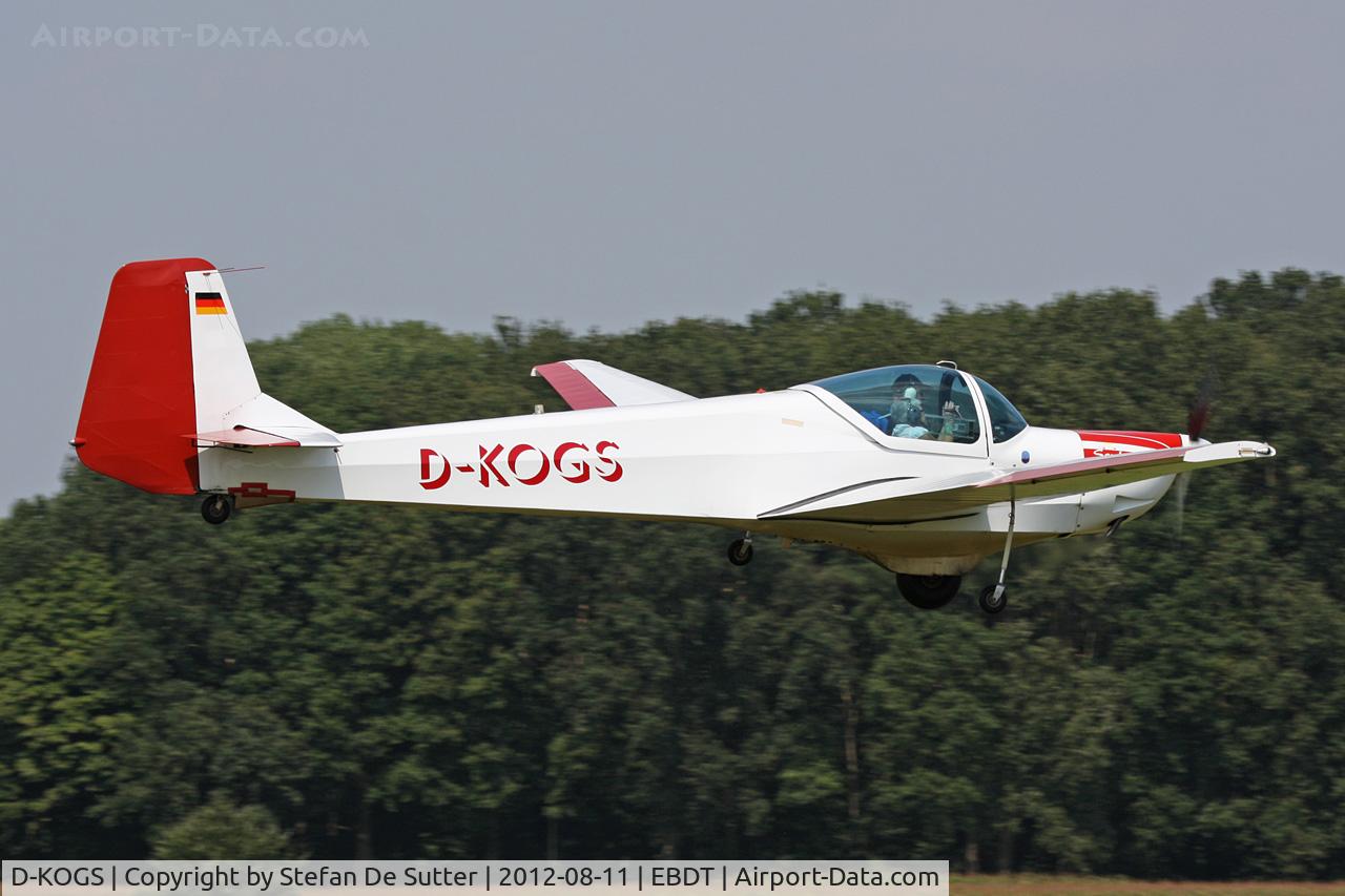 D-KOGS, AVO 68V Samburo C/N 027, Schaffen Fly In 2012.