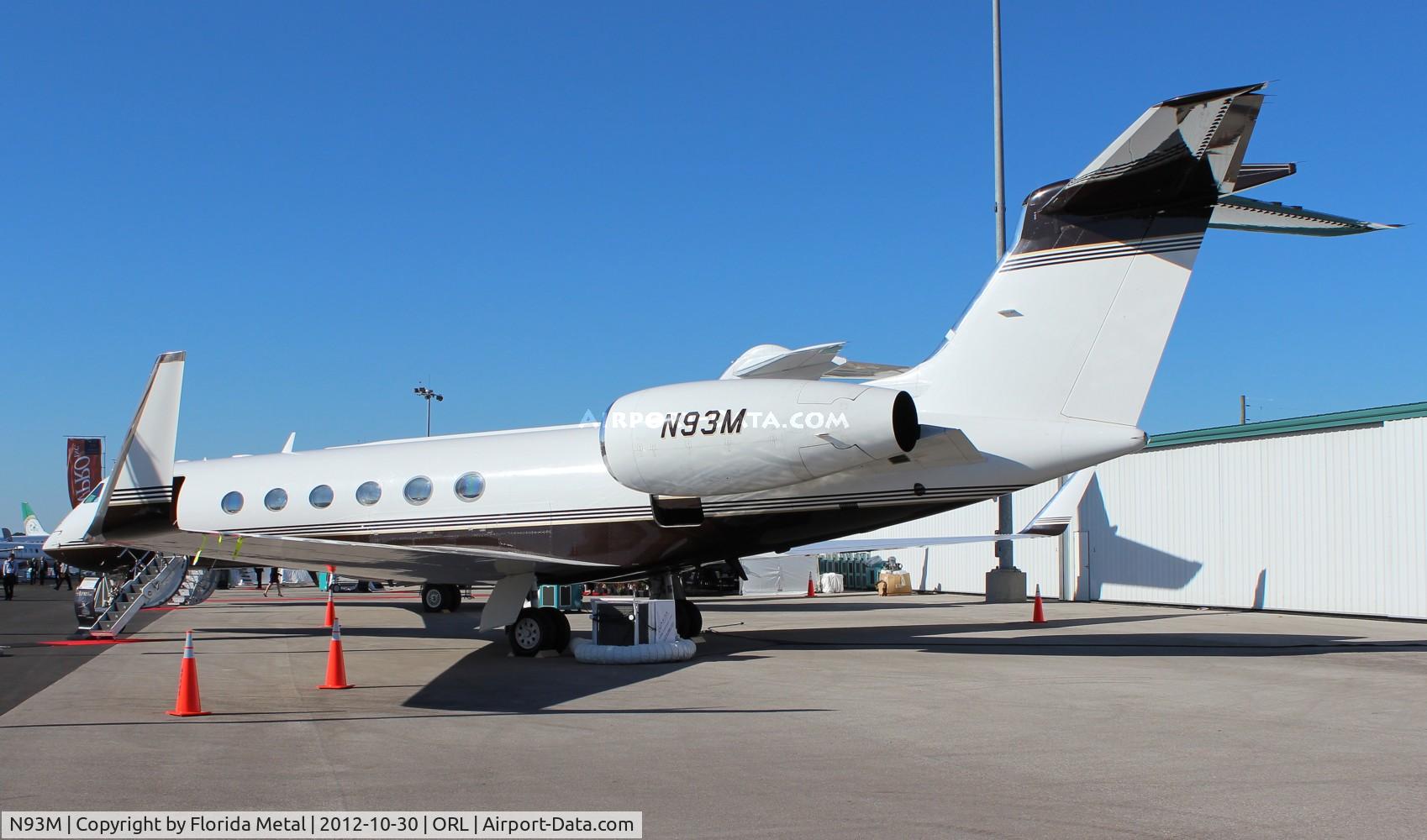 N93M, 1999 Gulfstream Aerospace G-V C/N 567, Gulfstream V at NBAA