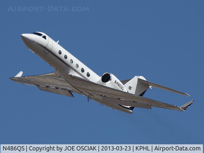 N486QS, 1999 Gulfstream Aerospace G-IV C/N 1386, Leaving Philly
