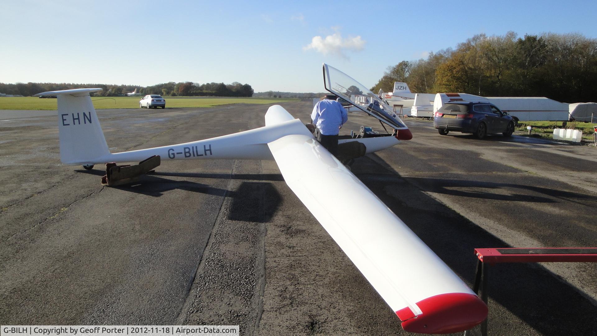 G-BILH, Slingsby T-65C Sport Vega C/N 1942, G-BILH being rigged at Lasham, U.K. Nov 2012