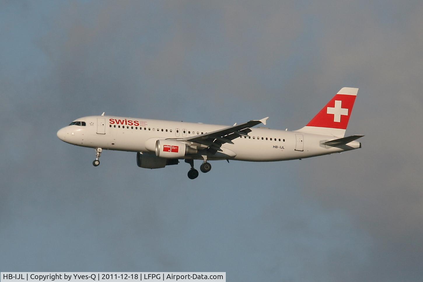 HB-IJL, 1996 Airbus A320-214 C/N 603, Airbus A320-214, Swiss International Airlines, on final approach to runway 27L, Roissy Charles De Gaulle (LFPG-CDG)